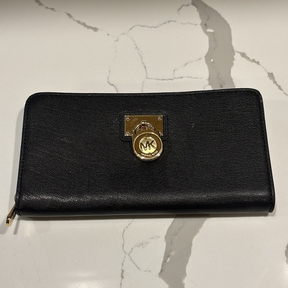 Michael Kors Hamilton Wallet Zip Around Black Leather Gold Lock Charm 8"×4.5"